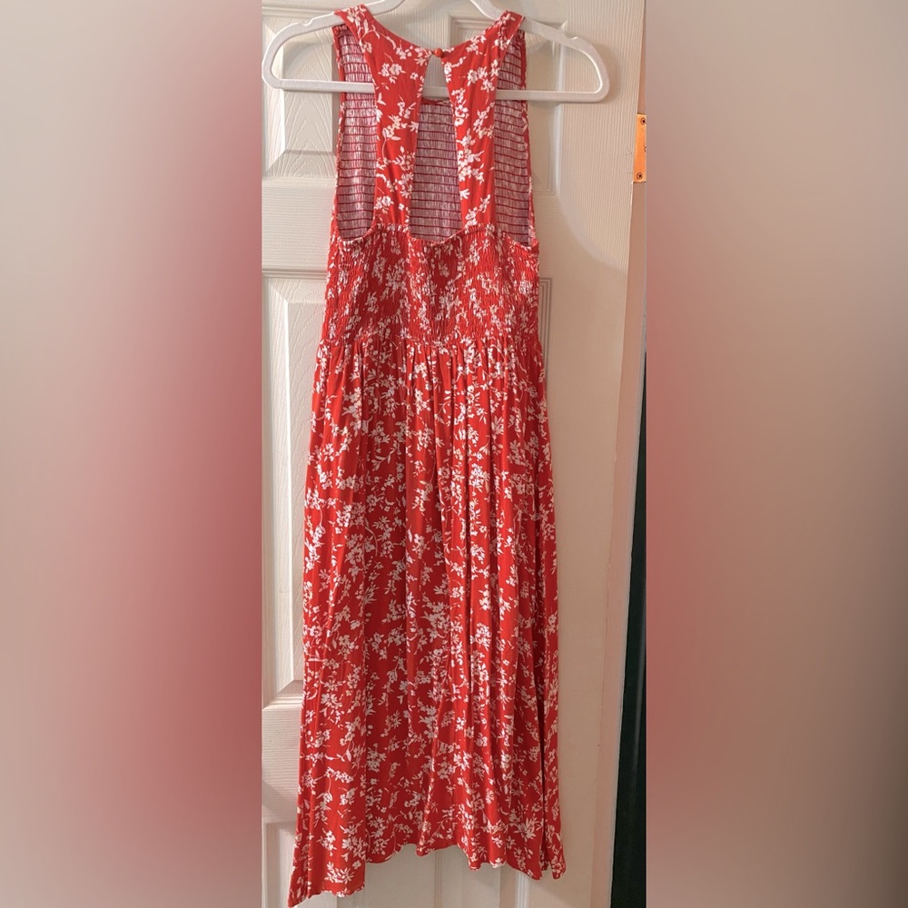 ⭕️ BOGO! Sleeveless Red and White Floral Midi Sundress - Picture 4 of 8